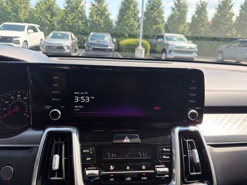 Used 2022 Kia Sorento SX AWD/4WD image 14