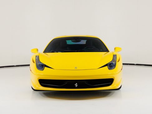 Used 2011 Ferrari 458 Italia Coupe RWD image 8