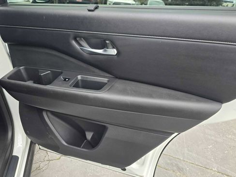 Used 2023 Nissan Pathfinder SL image 13