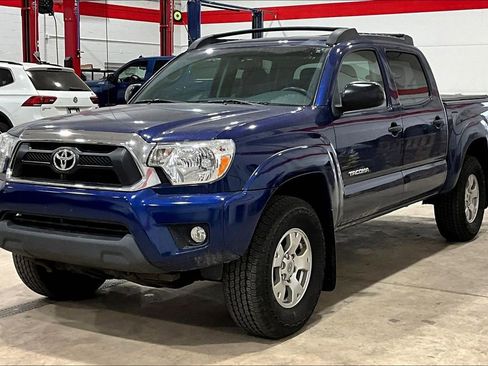 Used 2015 Toyota Tacoma 4x4 Double Cab w/ TRD Off-Road Package image 30