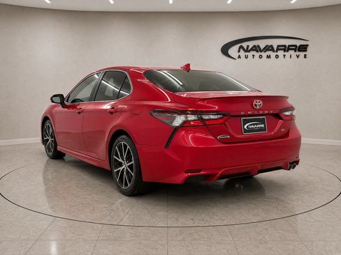 Used 2024 Toyota Camry SE w/ Convenience Package FWD image 5
