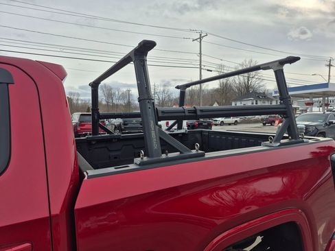 Used 2021 GMC Sierra 1500 AT4 w/ AT4 Preferred Package image 9