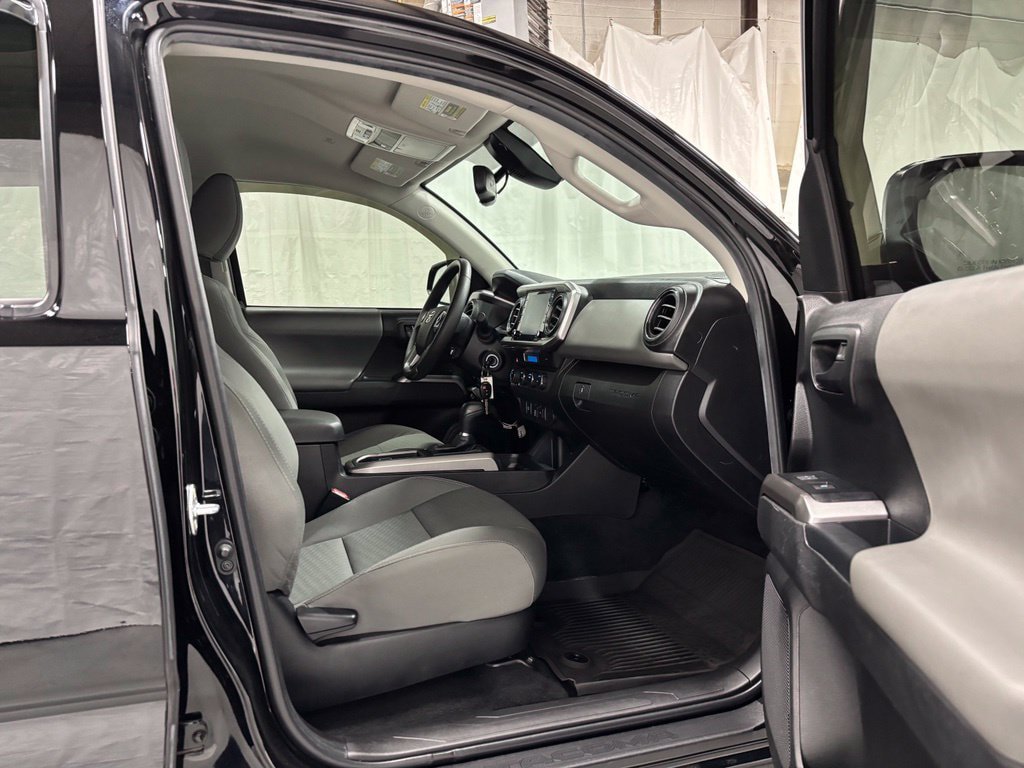 Used 2022 Toyota Tacoma SR5 AWD/4WD image 56