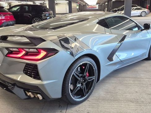 Used 2022 Chevrolet Corvette Stingray Preferred Cpe w/ Z51 Performance Package RWD image 7