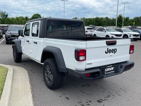 Used 2025 Jeep Gladiator Sport AWD/4WD image 5