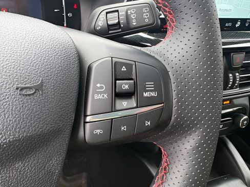 Used 2025 Ford Escape ST-Line w/ Tech Pack #1 AWD/4WD image 19