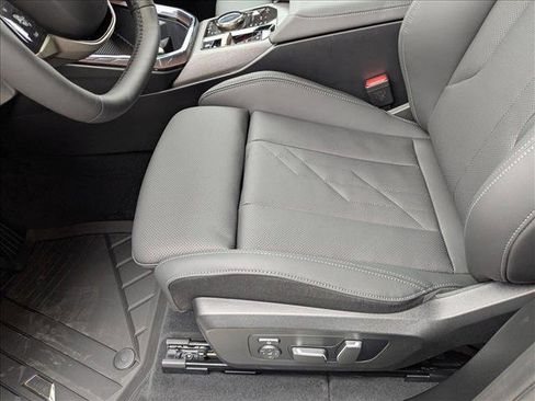 Used 2025 BMW X3 xDrive30i w/ Premium Package image 4