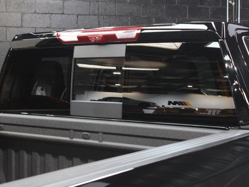 Used 2025 Chevrolet Silverado 1500 High Country w/ High Country Premium Package AWD/4WD image 15