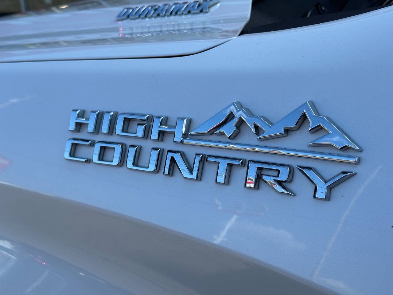 Used 2021 Chevrolet Silverado 1500 High Country w/ Technology Package AWD/4WD image 14