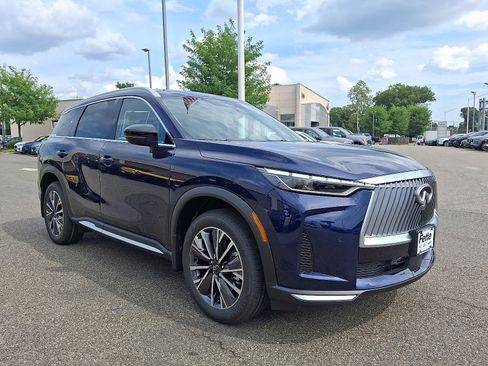 New 2026 INFINITI QX60 Luxe w/ Family Package image 2