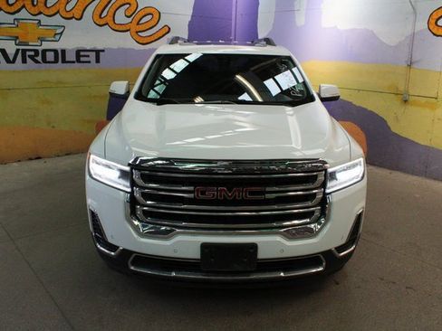 Used 2023 GMC Acadia SLE image 3