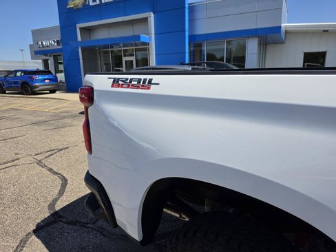 Used 2026 Chevrolet Silverado 1500 LT Trail Boss w/ Safety Package AWD/4WD image 28