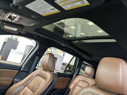 Certified 2022 Lincoln Aviator Reserve w/ Elements Package Plus RWD image 22