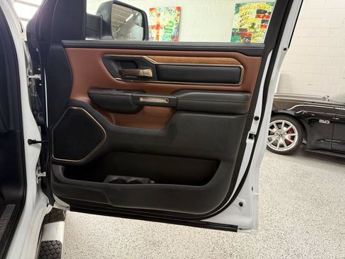 Used 2022 RAM 1500 Limited AWD/4WD image 15