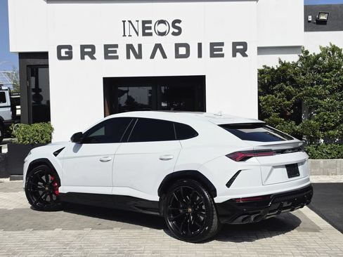 Used 2022 Lamborghini Urus AWD/4WD image 4