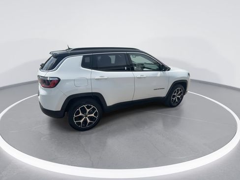 Used 2025 Jeep Compass Limited AWD/4WD image 8