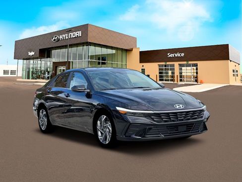 New 2026 Hyundai Elantra Limited FWD image 11