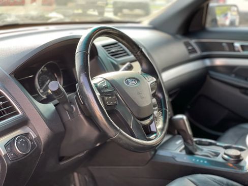 Used 2016 Ford Explorer XLT w/ Equipment Group 202A image 20