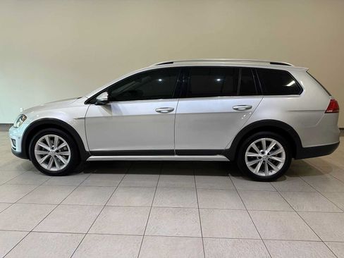 Used 2017 Volkswagen Golf Alltrack SEL AWD/4WD image 3