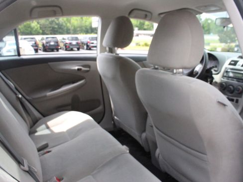 Used 2012 Toyota Corolla LE FWD image 24