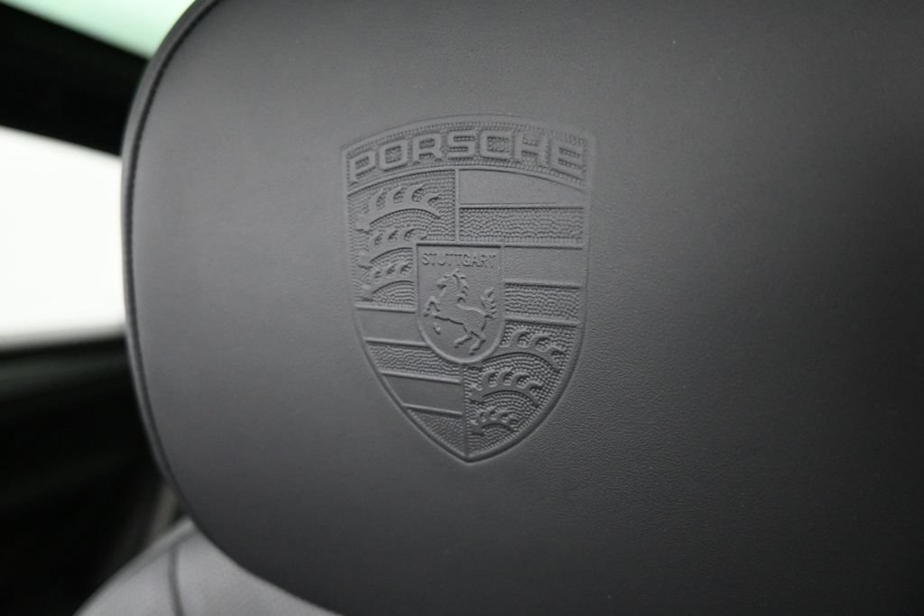 Certified 2023 Porsche Cayenne Platinum Edition AWD/4WD image 11