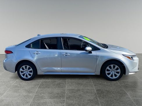Used 2025 Toyota Corolla LE FWD image 6