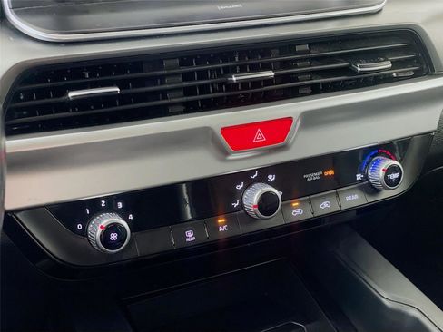 Used 2021 Kia Telluride LX image 18