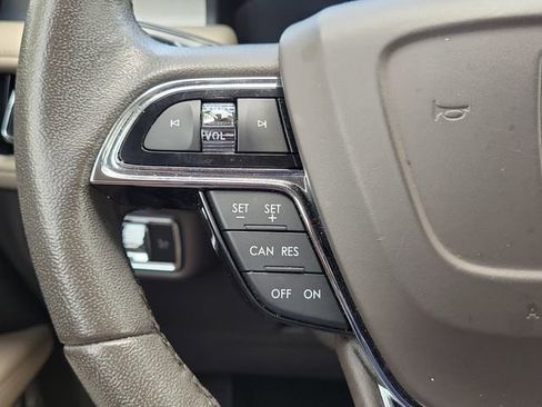 Certified 2022 Lincoln Nautilus FWD w/ Premium Package image 21