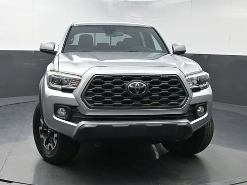 Used 2022 Toyota Tacoma TRD Off-Road w/ Technology Package image 39