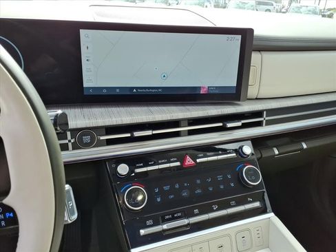 Used 2025 Hyundai Santa Fe Calligraphy image 12
