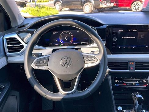 New 2026 Volkswagen Taos SE AWD/4WD image 4