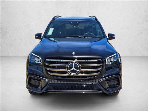 New 2026 Mercedes-Benz GLS 580 4MATIC image 2