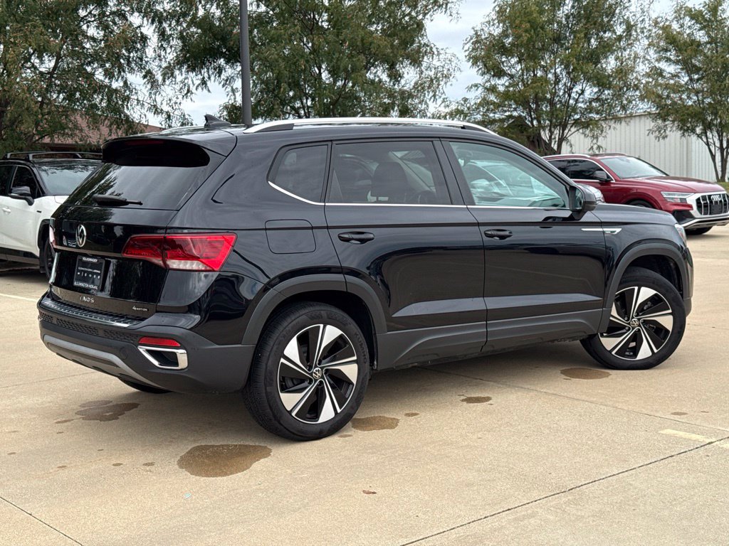 Used 2024 Volkswagen Taos SE AWD/4WD image 2
