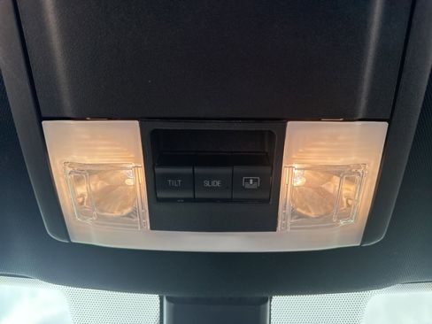 Used 2018 Ford Explorer Platinum AWD/4WD image 22