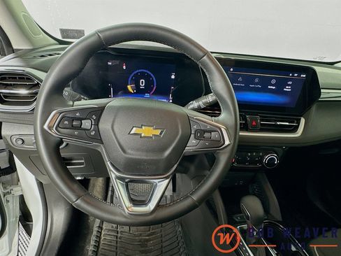 Used 2024 Chevrolet TrailBlazer LT w/ LT Cold Weather Package AWD/4WD image 13