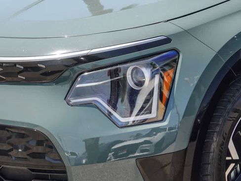 Certified 2023 Kia Niro Wind FWD image 7