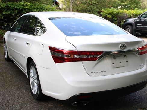 Used 2015 Toyota Avalon XLE Premium FWD image 4