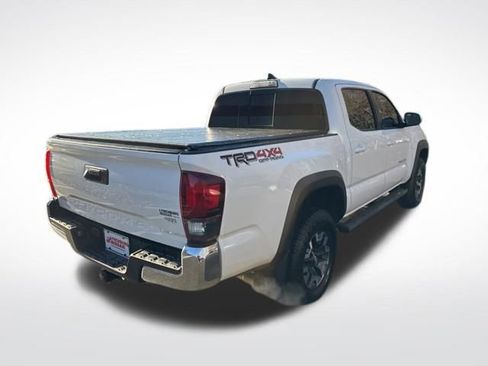 Used 2019 Toyota Tacoma TRD Off-Road image 5