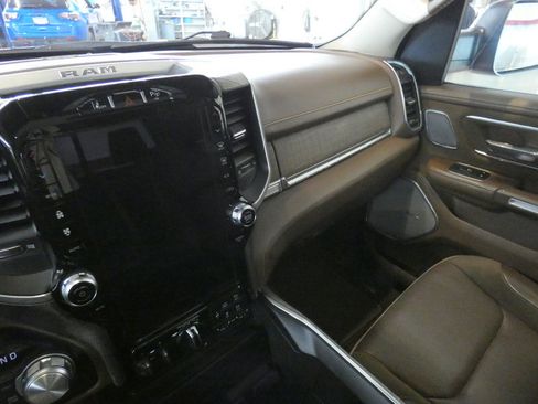 Used 2021 RAM 1500 Limited AWD/4WD image 12