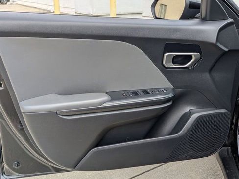Used 2025 Kia K4 FWD image 11