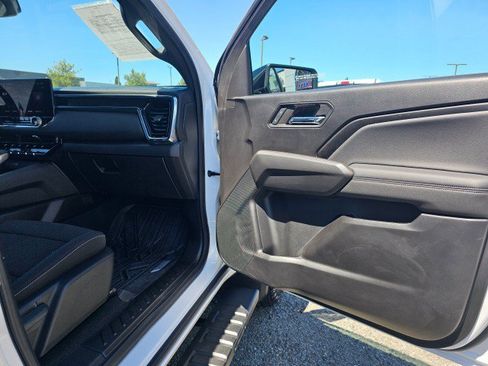 Used 2024 GMC Canyon Elevation w/ Convenience Package AWD/4WD image 12