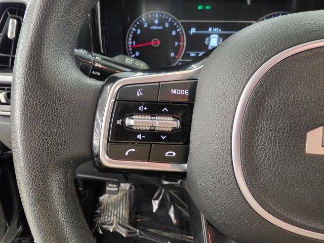 Used 2023 Kia Sorento LX FWD image 11