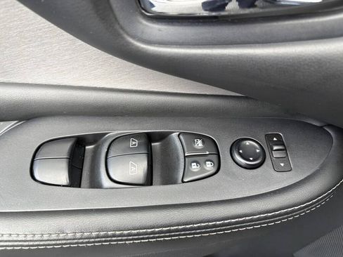 Used 2020 Nissan Murano SV AWD/4WD image 13