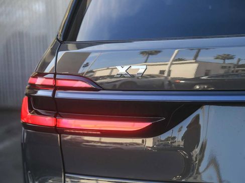 New 2026 BMW X7 M60i image 7