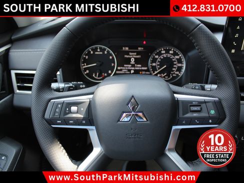 New 2025 Mitsubishi Outlander SE image 16