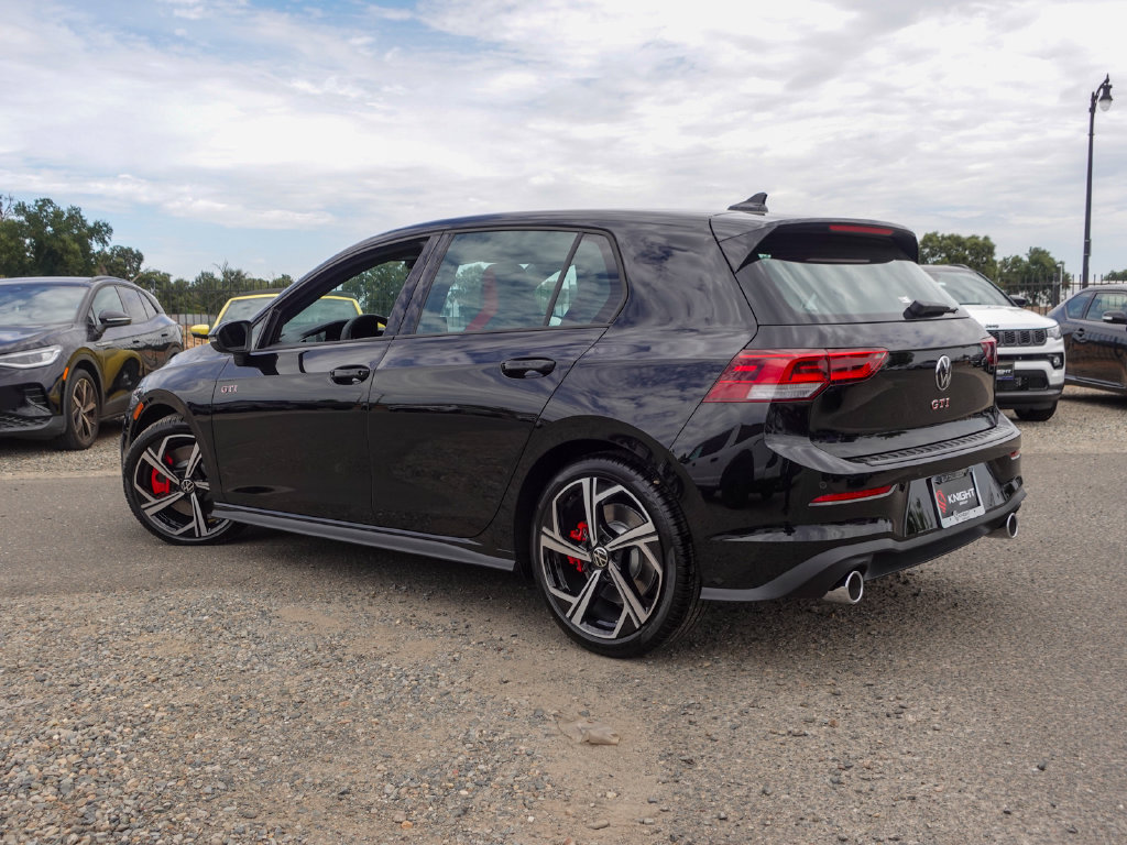 New 2026 Volkswagen GTI SE FWD image 10