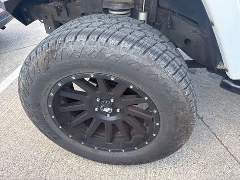 Used 2014 Jeep Wrangler Unlimited Sport w/ Power Convenience Group image 11