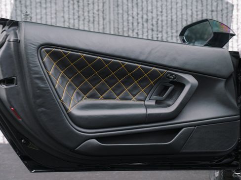 Used 2011 Lamborghini Gallardo LP 550-2 Bicolore image 8