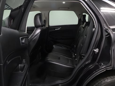 Used 2022 Ford Edge Titanium AWD/4WD image 13