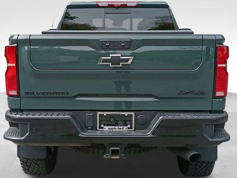 Used 2025 Chevrolet Silverado 2500 ZR2 w/ Technology Package image 5